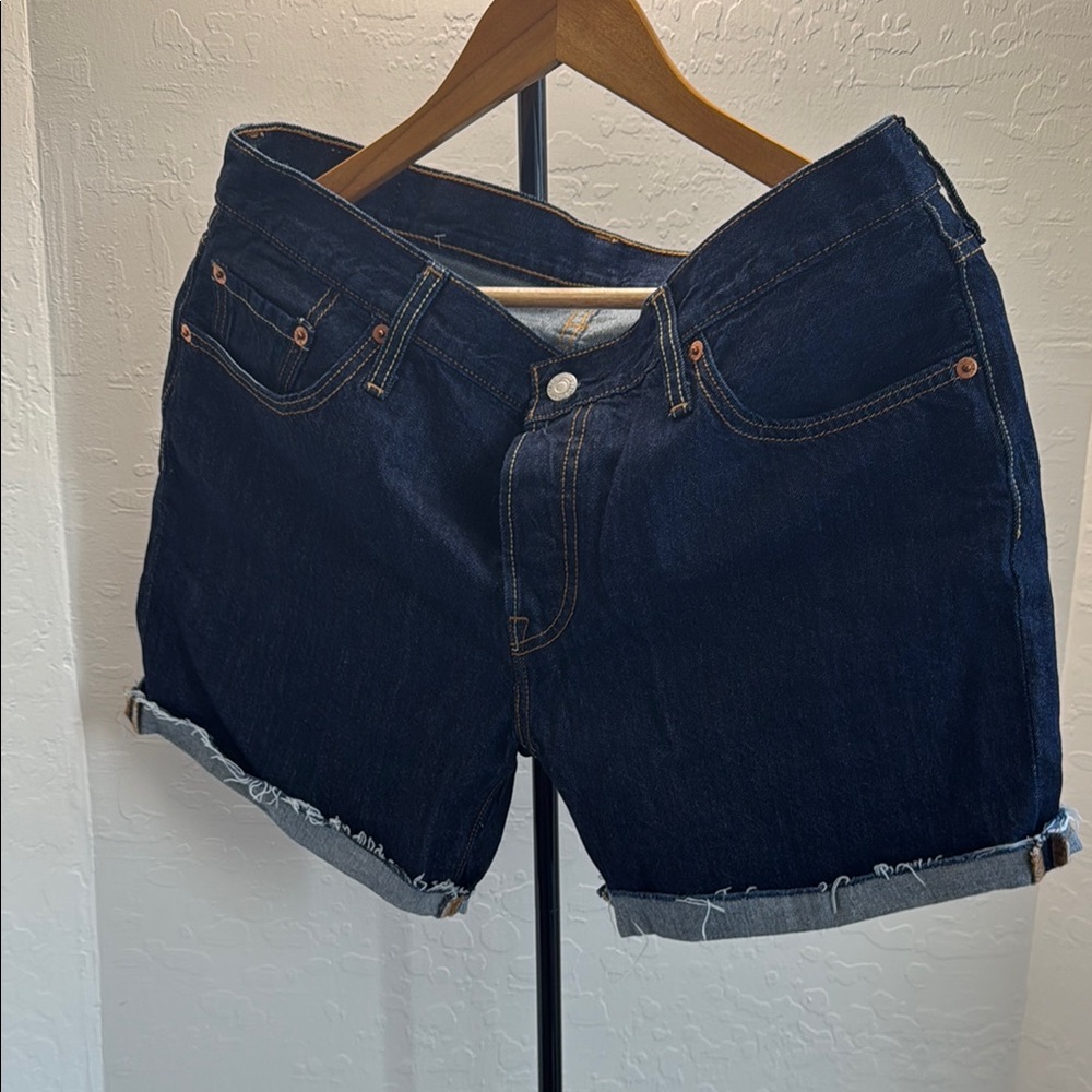 Levi's Blue Jean Shorts Frayed Hem Mid-Thigh